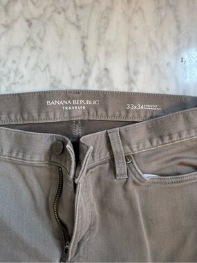 Banana Republic Traveler Pants in Taupe Gray